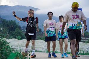 BIB: 8182, 649
                            <button type="button" onclick="openModal(18897639)" class="btn btn-primary btn-sm float-right btn-popup" data-toggle="modal" data-target=".modal-high-quality">
                        <i class="fas fa-shopping-cart"></i> Add to Cart
                    </button>
                                            <button type="button" onclick="isThisMe(18897639, true)" class="btn btn-success btn-sm float-right btn-popup btn-isme hidden" data-toggle="tooltip" data-placement="bottom" title="นี่คือรูปของคุณใช่ไหม คลิกที่นี่เพื่อเอาเข้าอัลบั้ม">
                        <i class="fas fa-plus"></i> Add to album
                    </button>
                    <button type="button" onclick="isThisMe(18897639, false)" class="btn btn-warning btn-sm float-right btn-popup btn-isnotme hidden">
                        <i class="fas fa-ban"></i> Remove from album
                    </button>